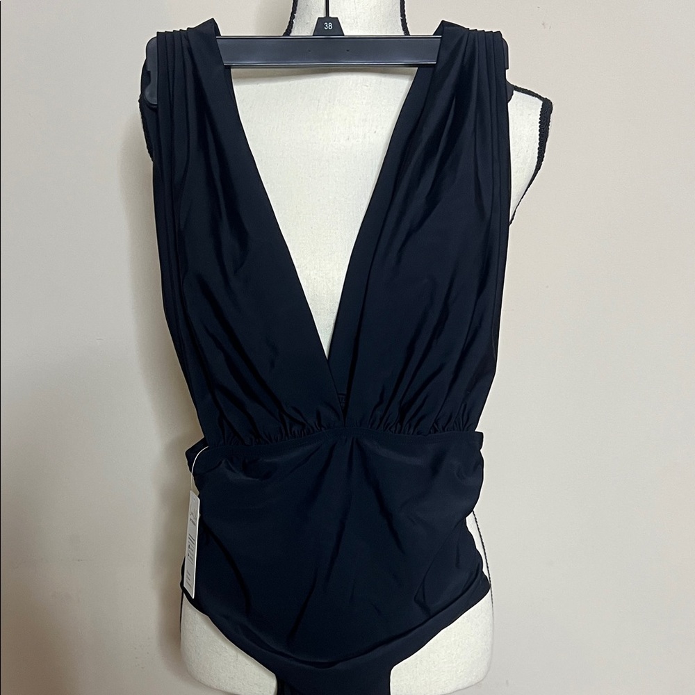 🩱🏊♀️🤿⛱️NWT Cupshe Black Deep V-Neck Body Swimsuit - Picture 3 of 10